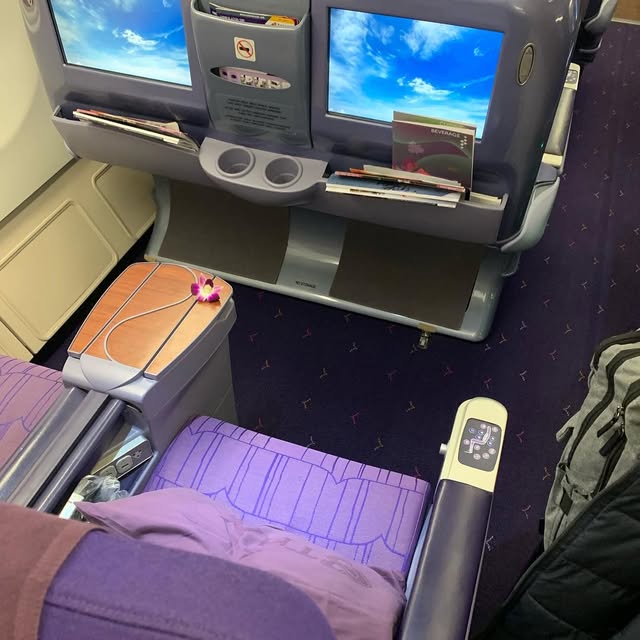Thai Royal Silk business class